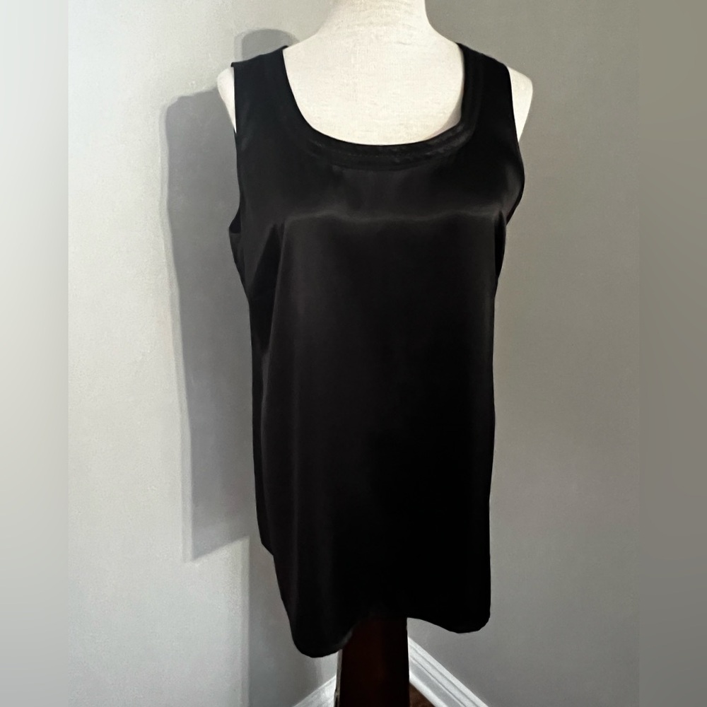 EUC CHICO'S 'Microfeel Silk Like Timeless Scoop Neck Tank' - 2 (12) Black